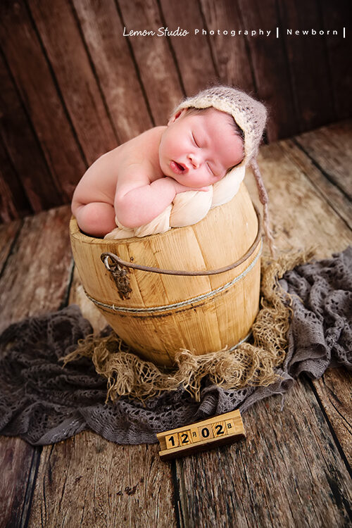 檸檬巷館的專業新生兒攝影，這張是這一系列相片的組合故事設計相片！