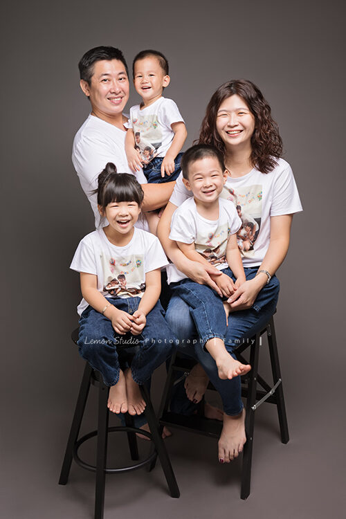 幸渝媽麻一家來拍家庭攝影，這張是一家五口美好的全家福！