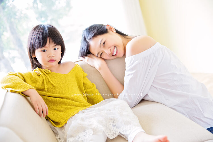 林嘉綺Patina Lin一家來拍家庭寫真，這張是美麗的媽麻與姊姊！姊姊身上也有名模的氣質啊！