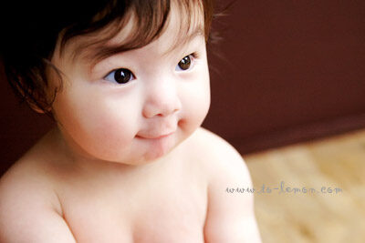 混血兒Isabelle和爸拔媽麻一起來拍照，這張是Isabelle超可愛的特寫！