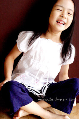 六歲的芳瑜的拍照！這張是落落大方又開朗的芳瑜的獨照！