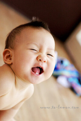 Mimi和爸拔媽麻一起來拍照，這張的Mimi笑得超開心！