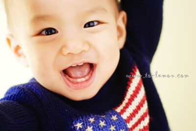 Jonathan和爸拔媽麻回台灣一段時間,預約了來拍照,這張是可愛的Jonathan的特寫!Jonathan是一個有自信的寶寶!