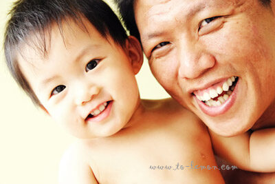 健宇和爸拔媽麻一起來拍照,這張是健宇和爸拔的合照!