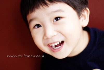 睿唐和爸拔媽麻一起來拍照,這張是睿唐的獨照,可愛又帥的睿唐