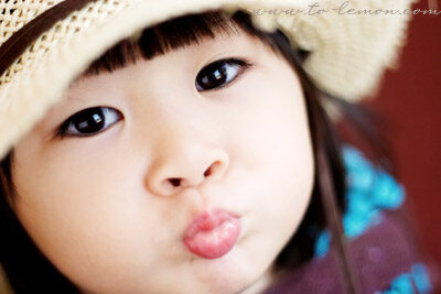 少童＆宸妤一家來拍照，這張是童童姊姊超可愛的特寫！