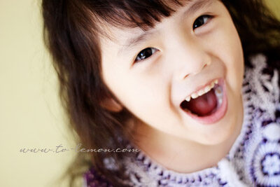 這是姮語一家第二次來拍照了，這張是美麗的小姊姊的獨照！