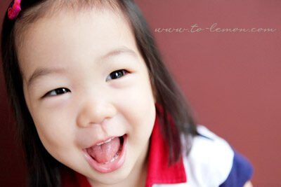 佳晏和爸拔媽麻一家來拍照，這張是佳晏的特寫！