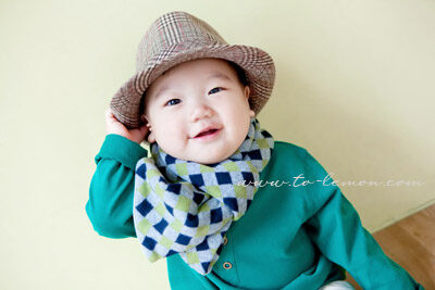 Jeremy & Jasper & Joshua三兄弟和爸拔媽麻一起來拍照，這張是小弟Joshua的個人照！