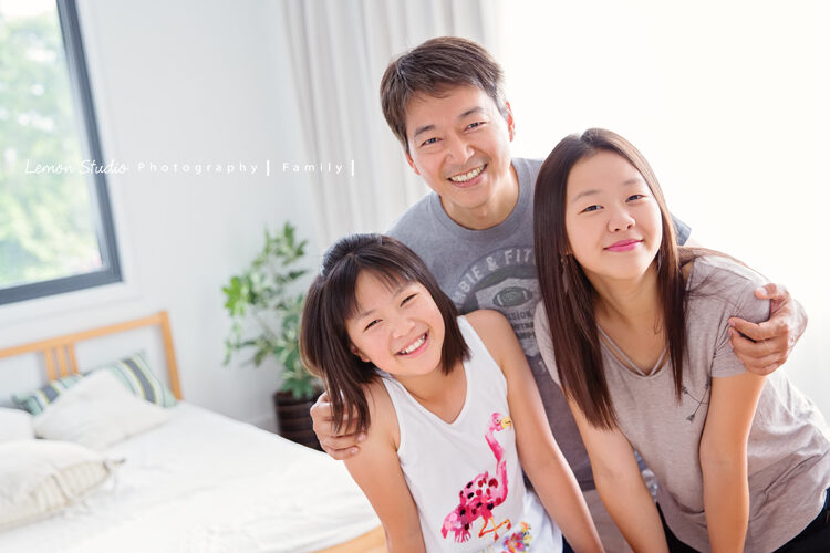 從美國回台的Angeliue &Jocelyu & Derek一家人來拍家庭攝影，這是爸拔和姊姊們的合照！