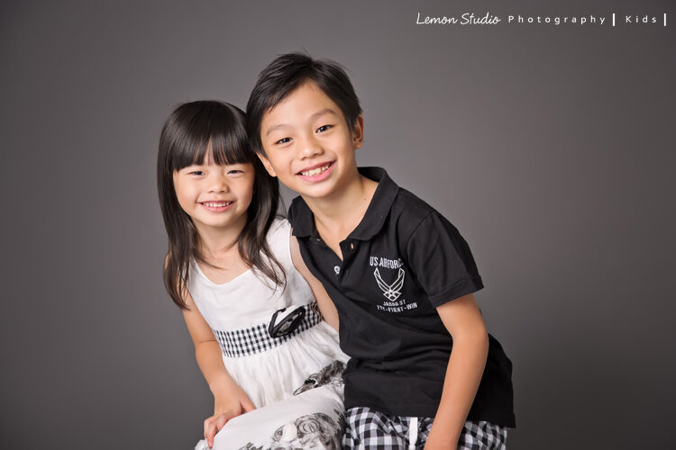 Ashely & Brian來拍兒童攝影，這張是Ashely＆Brian在燈光下的的合照！