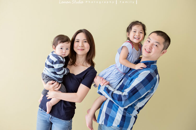 野村師傅一家來拍家庭攝影,這張是一家四口的全家福!