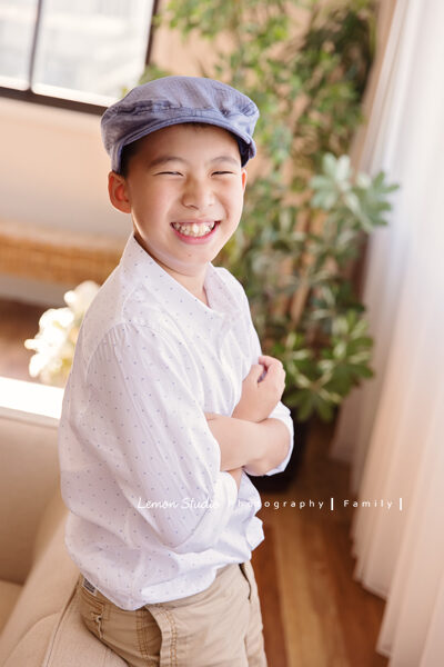 庭蓁一家＆莊淑旂博士今年來拍家庭攝影，這張是Mihon的帥氣的個人寫真照