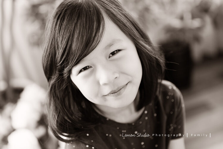 庭蓁一家＆莊淑旂博士今年來拍家庭攝影，這張是Ingrid的特寫！