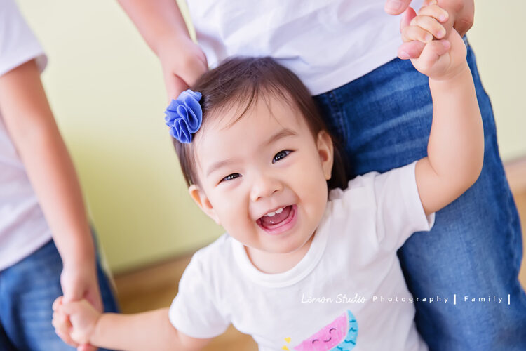 昕亞一歲時來拍寶寶攝影,這張昕亞的特寫,昕亞笑得好開心!