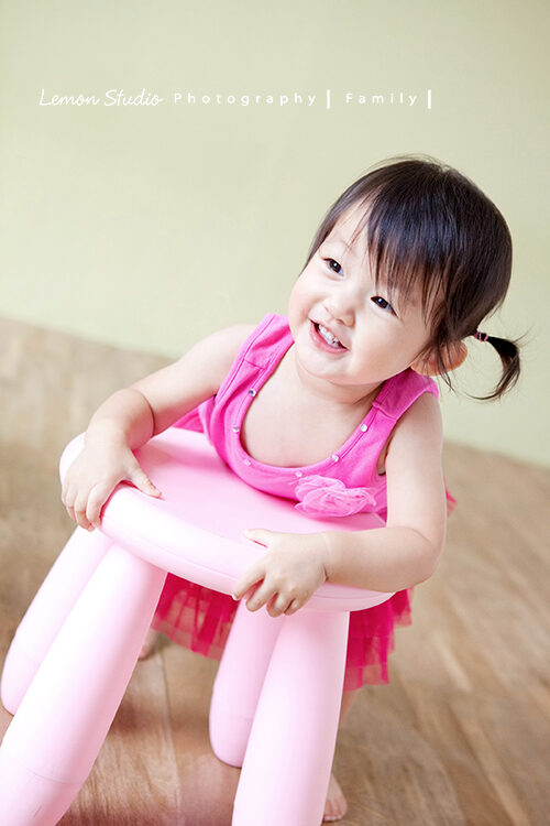 Hazel & Leisel一家來拍家庭寫真，這張是六年前好可愛的Leisel獨照！