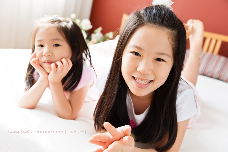 姮瑜＆宥緁一家來拍親子攝影，姐妹倆的合照！