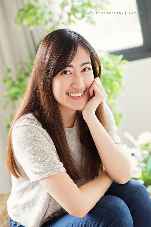 朱勝爸拔一家的孩子已成年一家人來拍週年紀念拍照，這張女兒的獨照也很美啊！