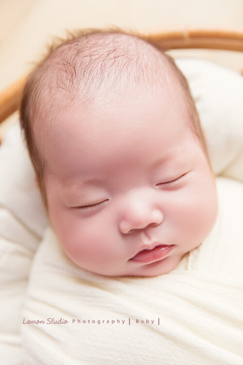 台南小小John一家來拍滿月全家福，睡著的John也好可愛！