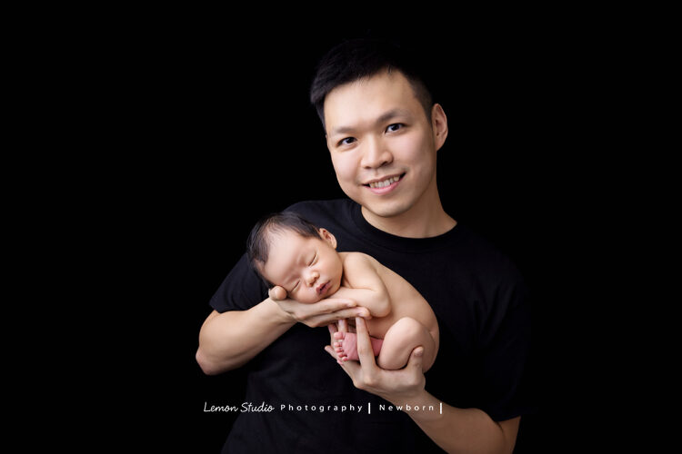 誼靜媽麻一家來拍家庭寫真，爸拔跟我的第一張全家福