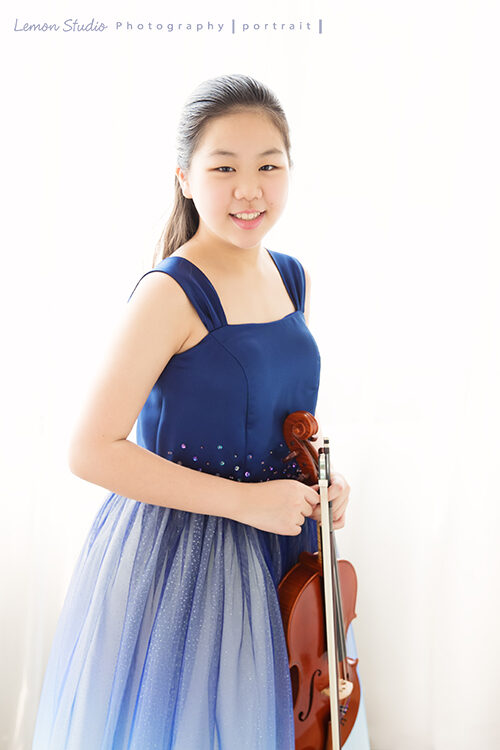 Audrey. Melody. Edward & Arthur四個孩子為了音樂會的演出海報來拍音樂會人像攝影，這張拍出Audrey的美麗與氣質