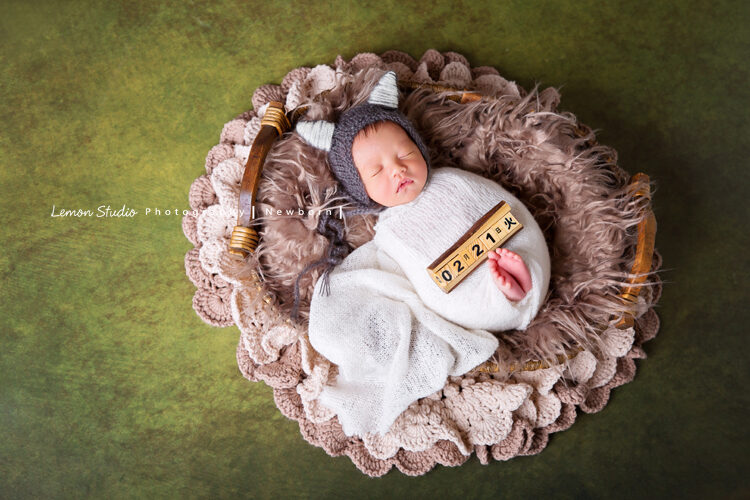 艾倫媽麻的寶寶來拍新生兒寫真照，乖乖睡的一張