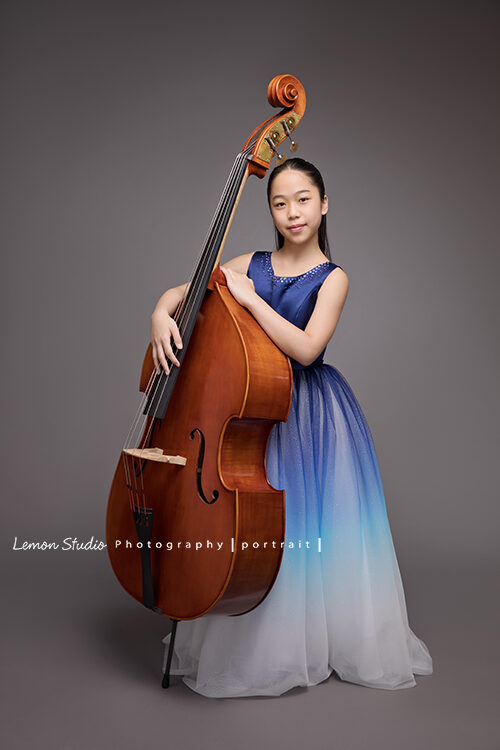 Audrey. Melody. Edward & Arthur四個孩子為了音樂會的演出海報來拍音樂會人像攝影，Melody這張和她的大提琴一起拍照，好優雅好有氣質啊！