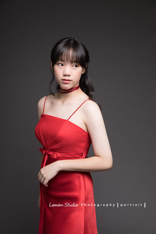 翊恩為即將來到的音樂會海報來拍照，這張是翊恩的個人寫真照！