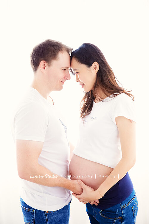 盈妤媽麻懷孕來拍孕媽媽照，和先生美好的互動