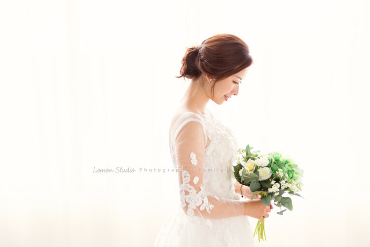 昊澤一家來檸檬巷館拍全家福,在專業攝影師的鏡頭下,拍出這張媽麻美麗的獨照留念