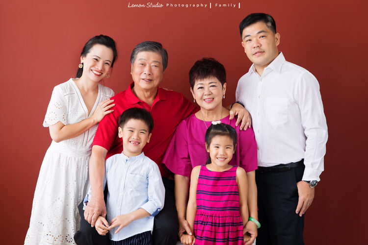 會長跟兒女不同的家庭的合照！