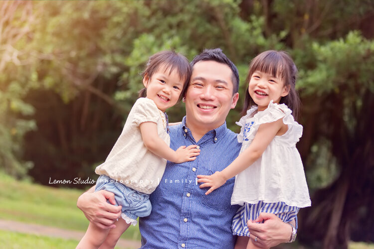 亮媗&亮媜一家拍的戶外家庭寫真,女兒們真的是爸爸上輩子的情人