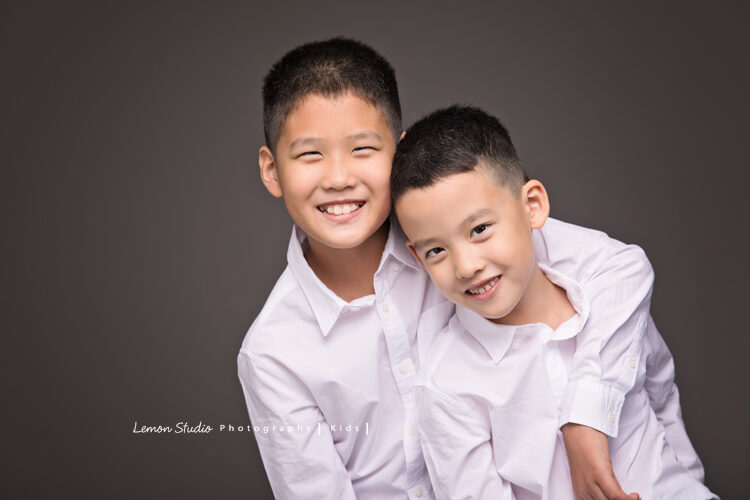 品佑&品諺一家來拍專業兒童攝影,兩兄弟感情好