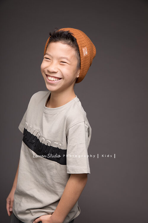 盈盈媽麻一家第三次來拍兒童攝影,這張是哥哥的獨照!