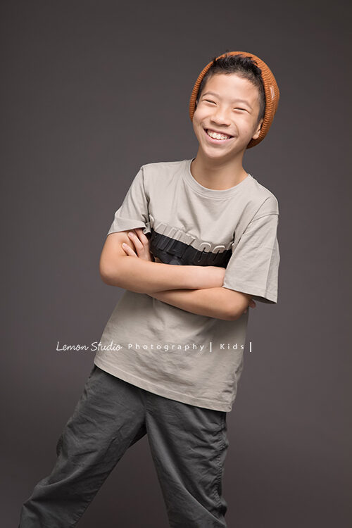 盈盈媽麻一家第三次來拍兒童攝影,這張是帥氣又活潑的哥哥的寫真照!