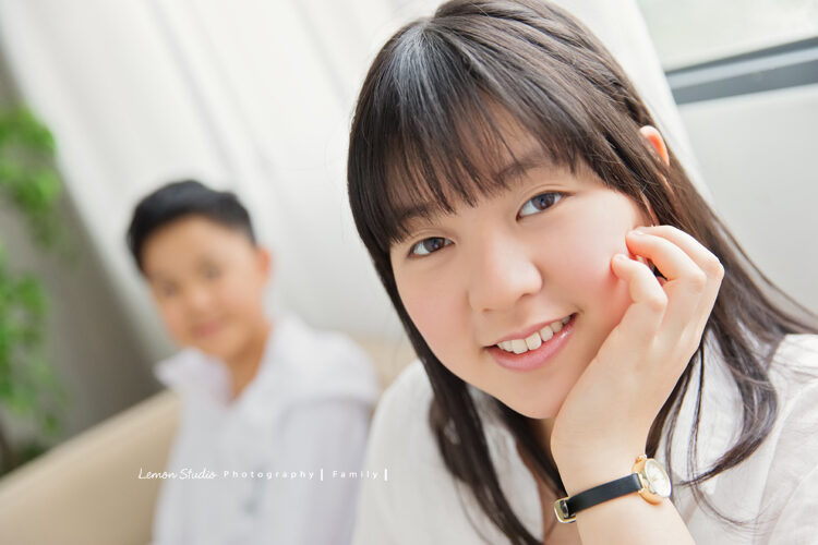 睽違12年毓婷媽麻一家再次來拍全家福攝影,這張是湲園的個人特寫!湲園好美啊!