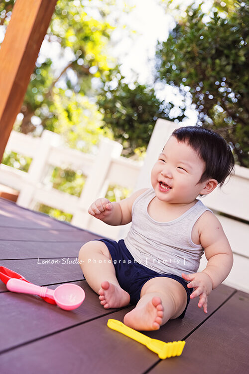 David爸拔一家來拍戶外家庭寫真，這張是哥哥的獨照！