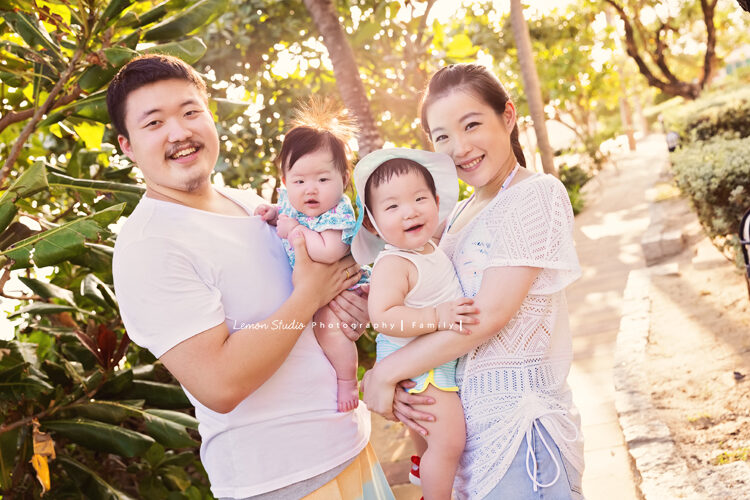 David爸拔一家第二次來拍戶外家庭寫真，這張是一家四口在戶外的全家福！