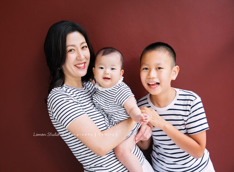 Kyoko媽麻一家來拍照好幾次了，這張是媽麻跟哥哥妹妹的全家福！
