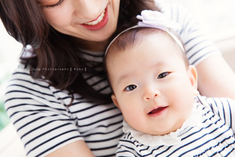Kyoko媽麻一家來拍照好幾次了，這張媽麻抱著圓圓的一佳！