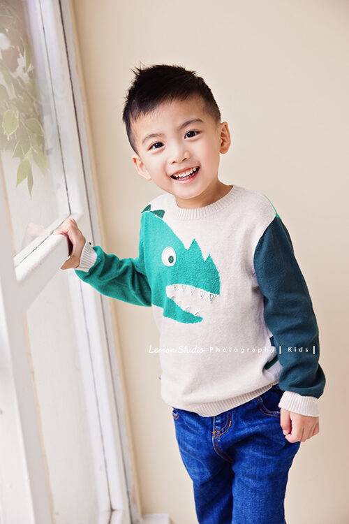 五歲的Kimi一家來拍照,這張的Kimi又帥氣又可愛!