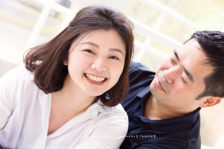 Swen媽麻一家第三次來拍照，這張是爸拔媽麻的合照