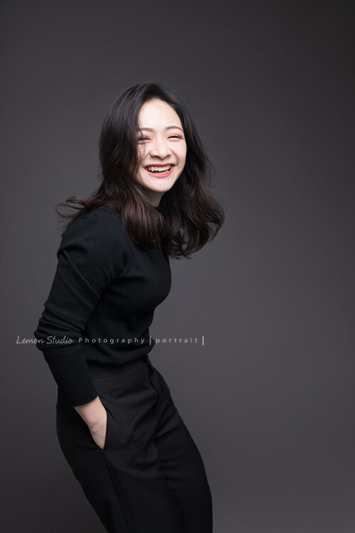 Mia第二次來拍形象照，這張的Mia笑得好燦爛，一瞬間的美好！
