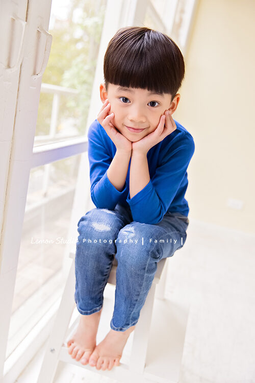 修菱媽麻一家來拍甲蟲主題兒童寫真，這張是二哥的獨照！