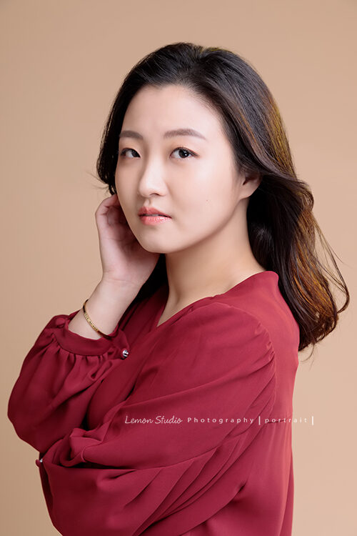 環瑜來拍形象照，這張的環瑜很有女人味啊！