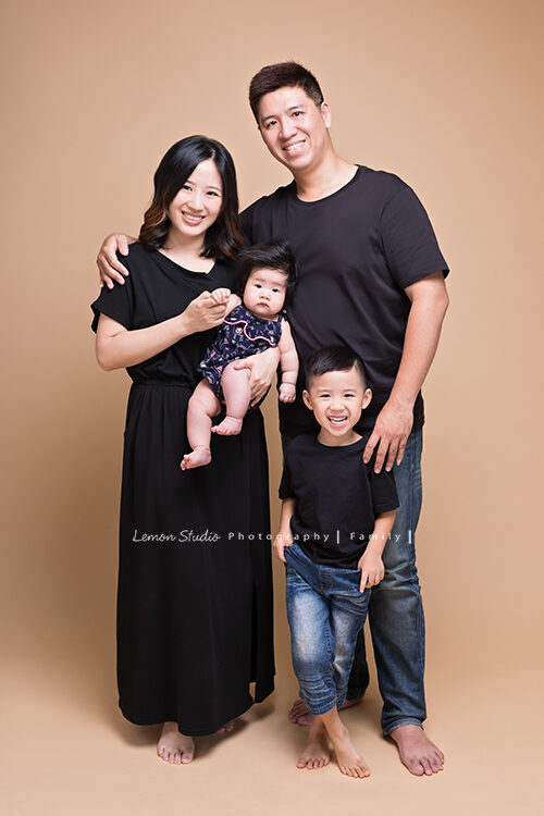 雅淑媽麻一家來拍家庭攝影，一家四口溫馨的全家福