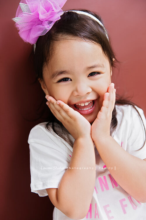 Emil&Jenny一家第二次來拍照，這張是姊姊的可愛獨照！