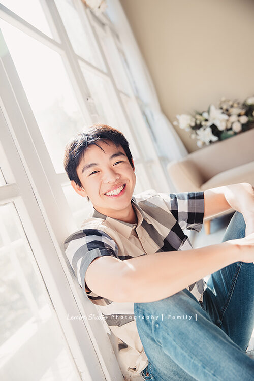 繼正爸拔一家來拍全家福攝影，這張是帥氣的兒子的獨照！