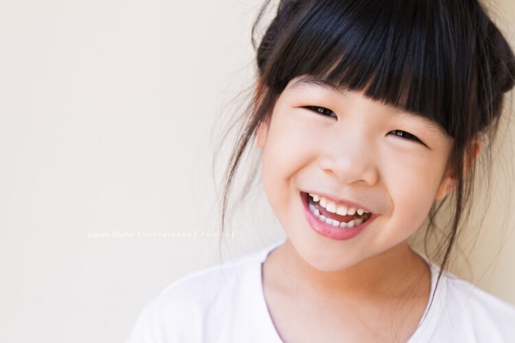 幸渝媽麻一家來拍兒童攝影，這張是姊姊個人的特寫！