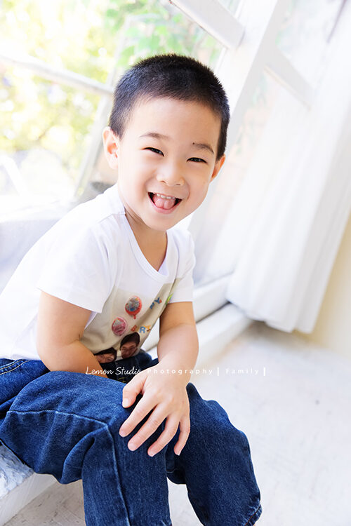 幸渝媽麻一家來拍兒童攝影，這張是二哥獨照！